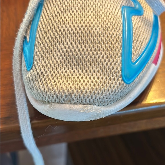 Adidas Sneakers with Blue and Pink Highlights - Picture 8 of 11